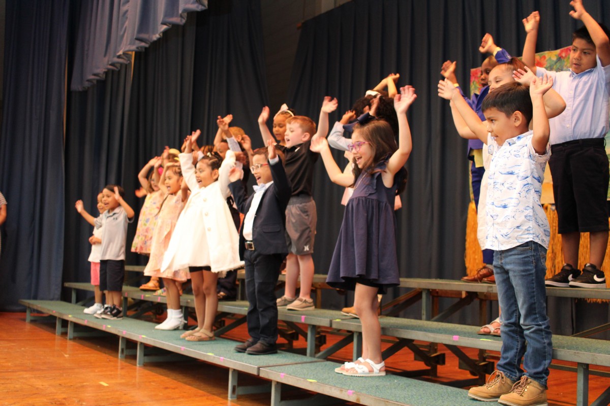 new-windsor-school-kindergarten-moving-up-ceremony-2023-new-windsor